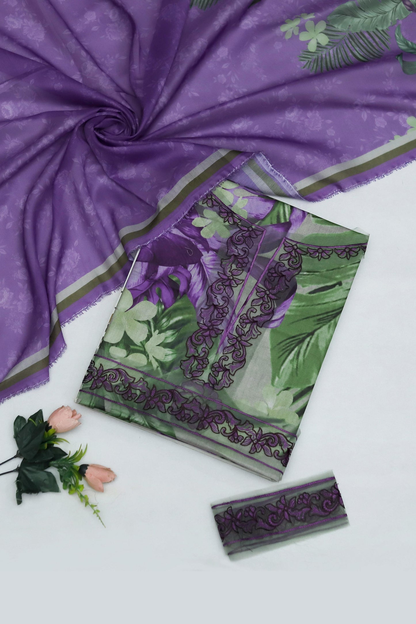 3PC PRINTED & EMBROIDERED LAWN SUIT WITH READY-TO-WEAR DUPATTA | EID OFFER BAROQUE