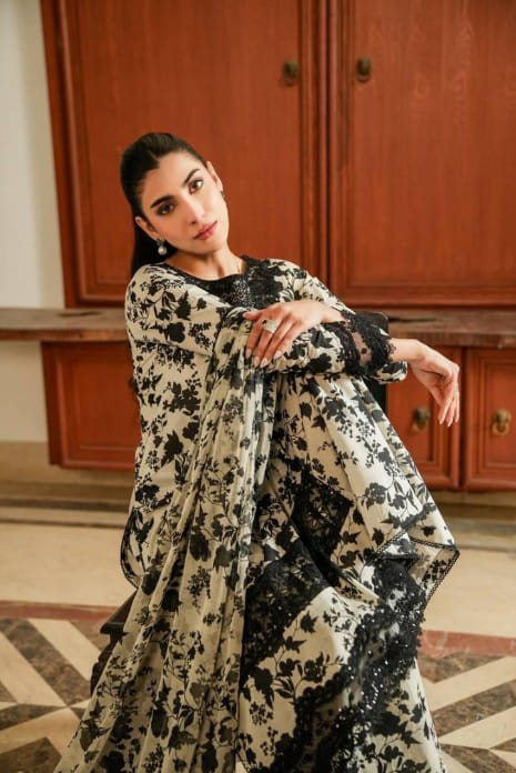 3 PIECE UNSITCHED LANWN EMBROIDERY | EID OFFER ANEELAS